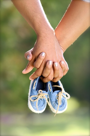 Hands and a blue shoesの素材