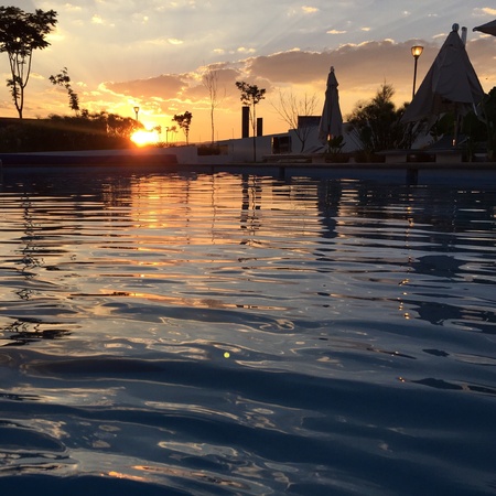 Pool reflection and a beauty sunsetの素材