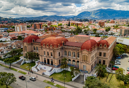 Benigno Malo High School, Cuenca, Ecuador, Oct 20, 2017 - Historic Benigno Malo High School was built in 1869 and is still an active school today.のeditorial素材