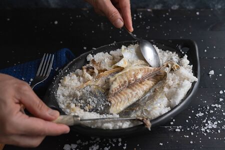 Be salt bream. Uncovering is fish after baking.