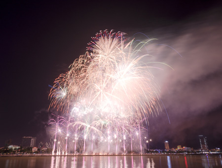 DIFF (Da Nang International Fireworks Festival 2017) Vietnam Jun 2017.のeditorial素材