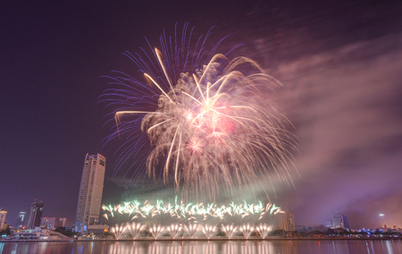 DIFF (Da Nang International Fireworks Festival 2017) Vietnam Jun 2017.のeditorial素材