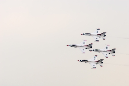 Bangkok, Thailand - October 9, 2009: United States Air Force Thunderbirds official military aerobatic team during an exhibition. The squadron tours the United States and much of the world, performing aerobatic formation and solo flying in specially markedのeditorial素材