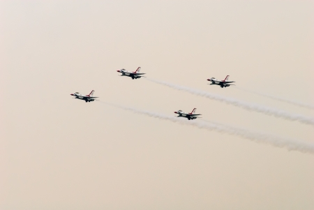 Bangkok, Thailand - October 9, 2009: United States Air Force Thunderbirds official military aerobatic team during an exhibition. The squadron tours the United States and much of the world, performing aerobatic formation and solo flying in specially markedのeditorial素材