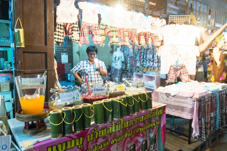 Samutsongkhram, Thailand- January 4, 2014: Unknown seller who sells souvenirs, a traditional Thai at Amphawa Floating market, the most popular floating market in Thailand. のeditorial素材