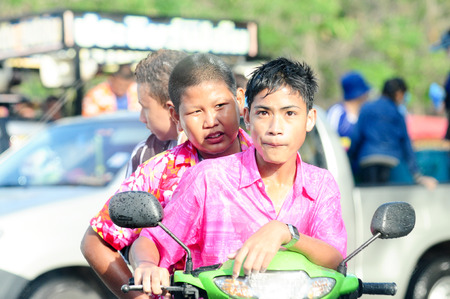 KHONKAEN THAILAND-APRIL 15,2009:Khon Kaen Songkran festival. Thai people and Foreign tourists  enjoy splashing water.Songkran Festival is celebrated in a traditional New Year's Day from April 13 to 15のeditorial素材