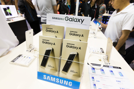 BANGKOK, THAILAND - October 3, 2015 :The Product of Samsung Galaxy S6 S6 Edge Note 5 A8 J7 and Gear in Thailand Mobile Expo 2015 Showcase The largest Event Mobile in the country Between 1-4 October 2015, The public are interested in attending the event arのeditorial素材