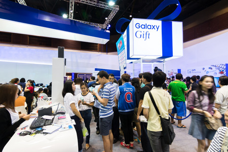 BANGKOK, THAILAND - October 3, 2015 :The Product of Samsung Galaxy S6 S6 Edge Note 5 A8 J7 and Gear in Thailand Mobile Expo 2015 Showcase The largest Event Mobile in the country Between 1-4 October 2015, The public are interested in attending the event arのeditorial素材
