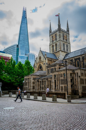 London. UK- 06.10.2021. Street view of Southwark Cathedral with The Shard in the background.のeditorial素材