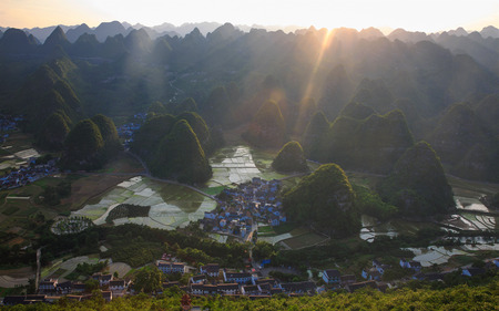 Xingyi, Wanfenglin, Chinaのeditorial素材