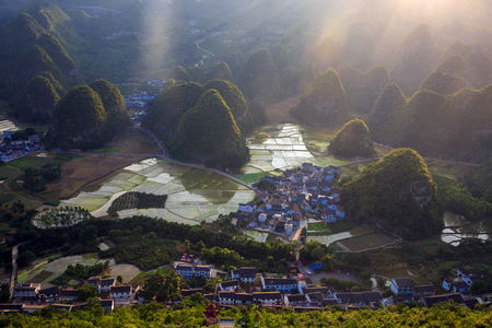 Xingyi, Wanfenglin, Chinaのeditorial素材