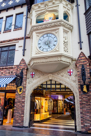 PERTH, WESTERN AUSTRALIA - JULY 14, 2018: The arch entrance to London Court shopping passage and clock aboveのeditorial素材