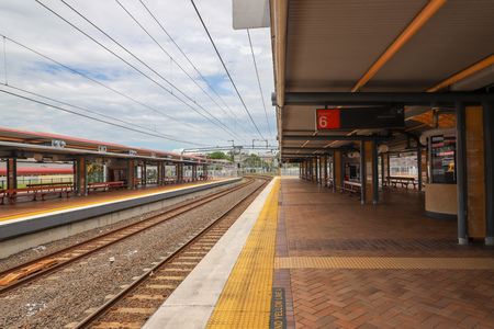 BRISBANE, AUSTRALIA - 22 Dec 2017 - Early morning in Roma Street railway station. It is a heritage-listed major railway station in the CBD of Brisbane, Australia.のeditorial素材
