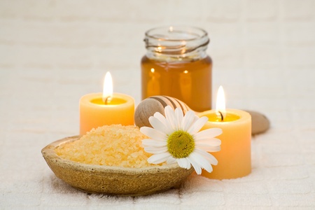 bath salt with honey and chamomileの写真素材