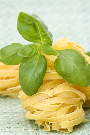 tagliatelle and basilの写真素材