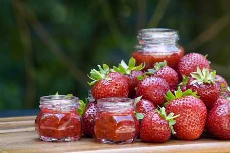 strawberry jam and fresh strawberriesの写真素材