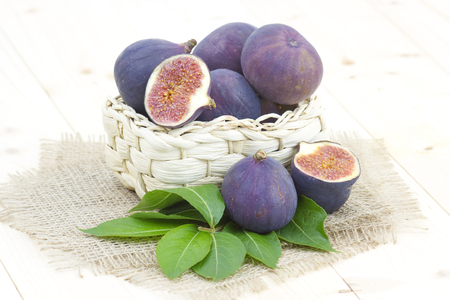 fresh figsの写真素材