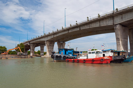 MALACCA, MALAYSIA - DEC 19, 2013: Bridge over the Malacca river. Malacca City is the capital city of the Malaysian state of Malacca. It was listed as a UNESCO World Heritage Site on 7 July 2008のeditorial素材