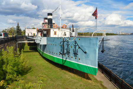 Krasnoyarsk, Russia- August 9, 2017: Steamship museum St. Nikolay on Yenisei river. It was made in 1886 in Tymen. In 1891 the tsar Nikolay made a short voyage. In 1897 Lenin traveled from Krasnoyarskのeditorial素材