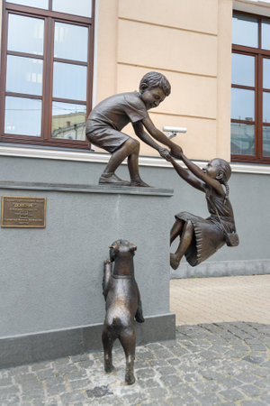 Kazan. Russia - September 21, 2017: Sculpture composition Trust by sculptor Fanil Valiullin 2016のeditorial素材