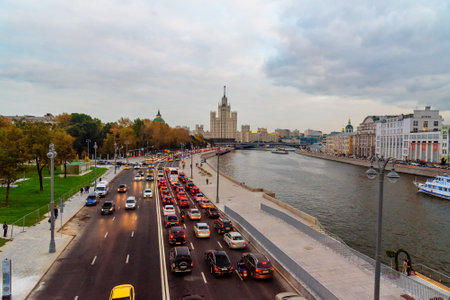 Moscow, Russia - September 28, 2017: View of Moskvoretskaya Embankment and Moscow river from Zaryadye Park in the eveningのeditorial素材