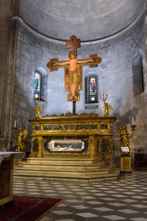 Lucca, Italy - September 25, 2018: Interior of Basilica of San Michele in Foroのeditorial素材