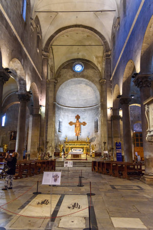 Lucca, Italy - September 25, 2018: Interior of Basilica of San Michele in Foroのeditorial素材