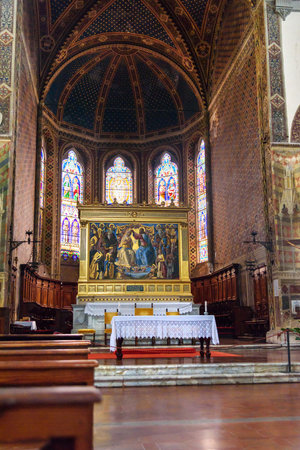 Siena, Italy - October 02, 2018: Interior of Basilica Maria dei Servi is church in Sienaのeditorial素材