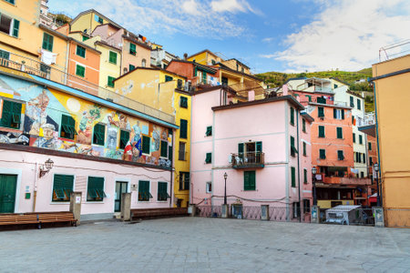 Riomaggiore, Italy - October 11, 2018: View of Piazza Vignaioli in Riomaggiore, Cinque Terreのeditorial素材
