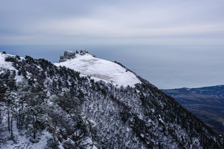 View on the top of Mount Alenga. Southern Demerdzhi in snow and ice early spring. Crimeaの写真素材