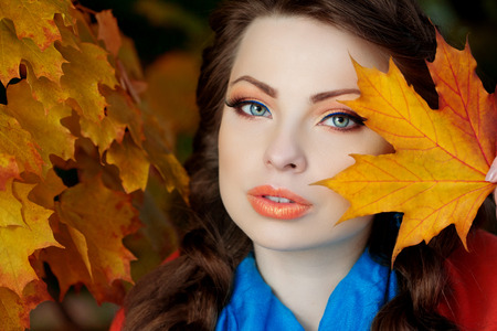 Autumn model, bright make up. の写真素材