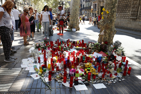 BARCELONA/SPAIN - 21 AUGUST 2017: People reunited on Barcelona's Rambla, where 17th of August 2017 has been a terrorist attack, giving tribute to the at least 15 fatal victims and over 120 injuredのeditorial素材