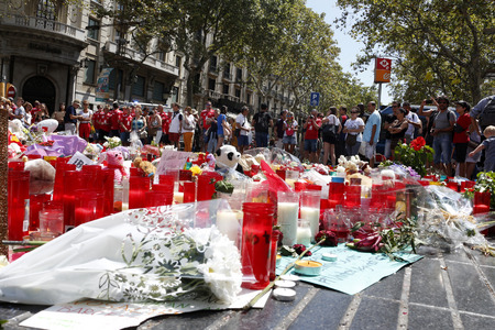 BARCELONA/SPAIN - 21 AUGUST 2017: People reunited on Barcelona's Rambla, where 17th of August 2017 has been a terrorist attack, giving tribute to the at least 15 fatal victims and over 120 injuredのeditorial素材