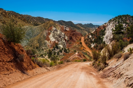 Dirt Road in Utah on a hot sunny dayの写真素材