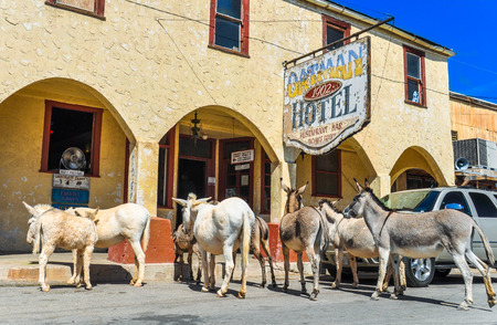OATMAN, AZ - MAY 15, 2013  Historic Hotel on Route 66 in Oatman, Arizonaのeditorial素材