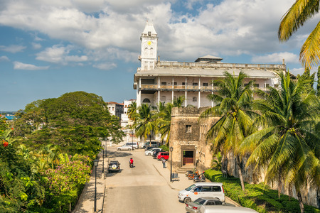 STONE TOWN, ZANZIBAR - OCTOBER 24, 2014: House of Wonders or Palace of Wonders (in Arabic: Beit-al-Ajaib) in Stone Town housing the Museum of History & Culture of Zanzibar & the Swahili Coast.のeditorial素材