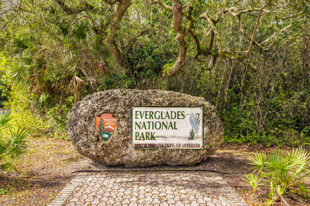 Entrance Sign in the Everglades National Park, Floridaのeditorial素材