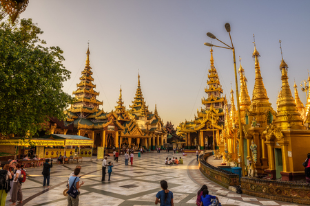 YANGON, MYANMAR - JANUARY 18, 2016 : Tourists and visitors at the Shwedagon Pagoda Temple.のeditorial素材