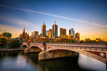 Sunset over skyline of Melbourne downtown, Princess Bridge and Yarra Riverのeditorial素材