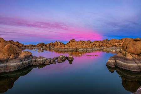 Sunset above Watson Lake in Prescott, Arizonaの写真素材