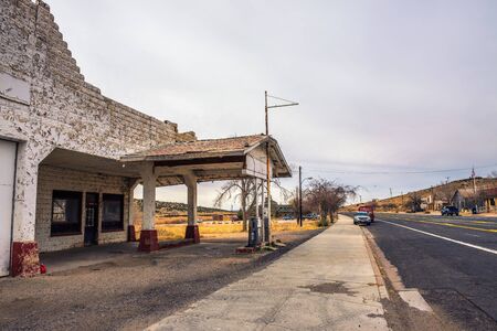 Abandoned gas station on historic Route 66 in Arizonaのeditorial素材