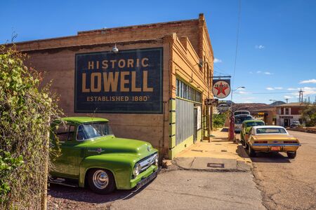 Historic Erie street in Lowell, now part of Bisbee, Arizonaのeditorial素材