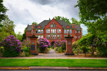 Eaton Hall, building on the campus of Willamette University in Salem, Oregonのeditorial素材