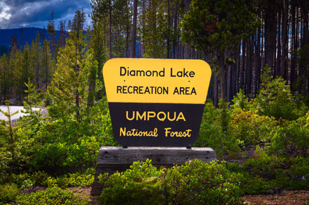Welcome sign at the entrance to Diamond Lake in Oregon