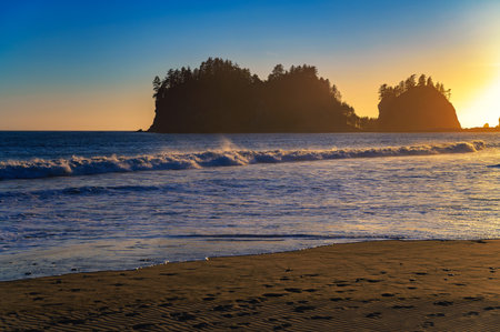 Sunset Over Sea Stacks at First Beach, La Push, Washington Stateの写真素材