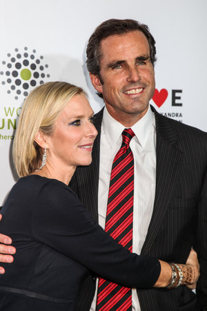 NEW YORK, NY - NOVEMBER 05: Lee Woodruff (L) and Bob Woodruff attends 2014 Stand Up For Heroes at Madison Square Garden on November 5, 2014 in New York City.のeditorial素材