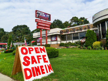 NORWALK, CT, USA-AUGUST 15, 2020: Silver Star diner family restaurant near Post Road with sign during COVI-19のeditorial素材
