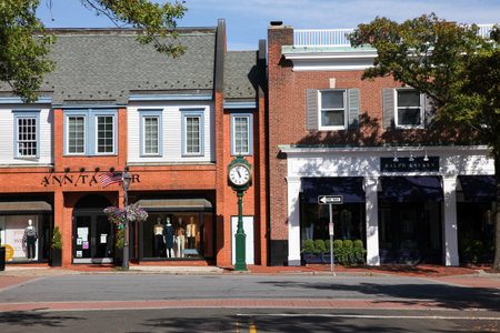 NEW CANAAN, CT, USA - OCTOBER 4, 2020: Downtown in nice day with store fronts  Ann Taylor and Ralph Lauren on Elm Streetのeditorial素材