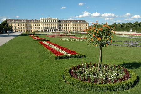 Garden and the Schloss Schonbrunn Palace, Viennaのeditorial素材