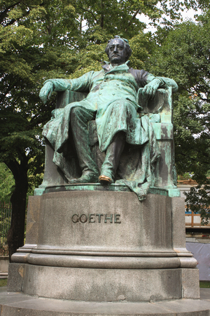 VIENNA, AUSTRIA - SEPTEMBER 2015: Statue of author Johann Wolfgang von Goethe designed by Edmund Hellmer in 1890.のeditorial素材